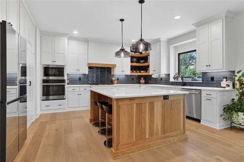 4416 77th St, Prairie Village, KS 66208