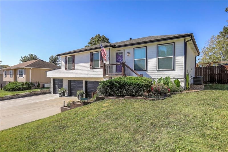1521 Lexington Rd, Pleasant Hill, MO 64080