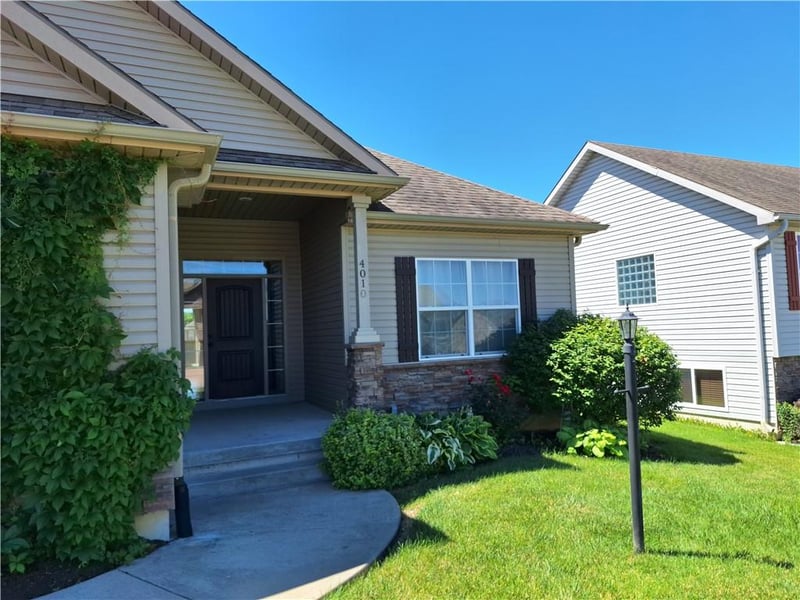 4010 Greywood Ln, St Joseph, MO 64505
