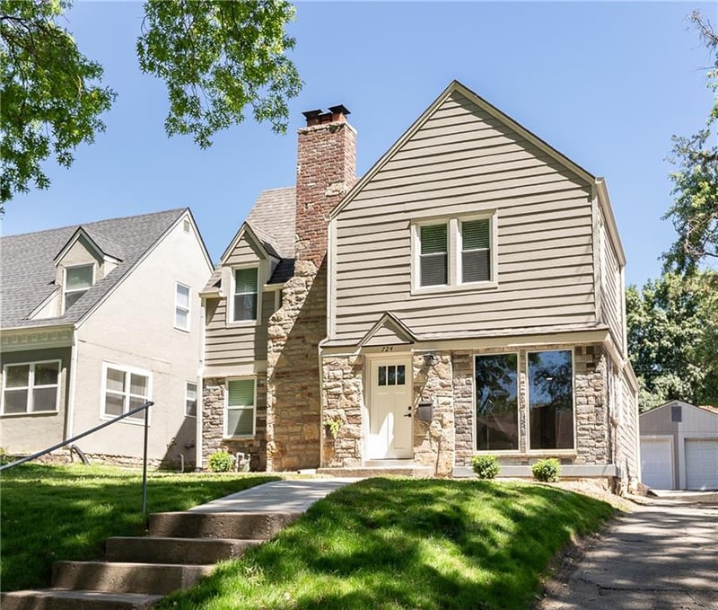 724 E 72nd St, Kansas City, MO 64131