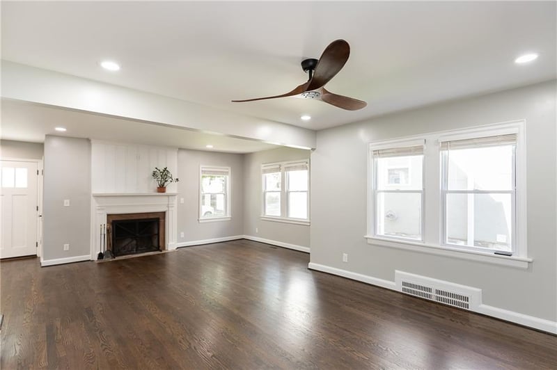 724 E 72nd St, Kansas City, MO 64131