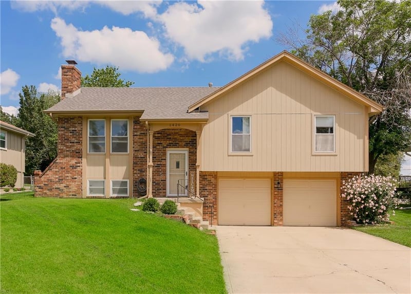 1420 Spruce St, Olathe, KS 66061