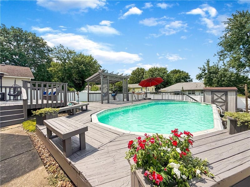 500 33rd St, Higginsville, MO 64037