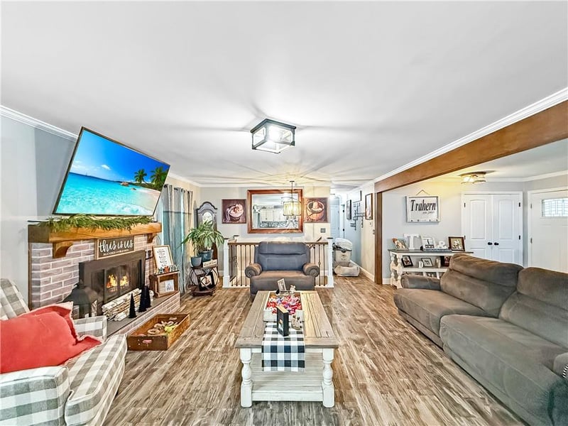 500 33rd St, Higginsville, MO 64037