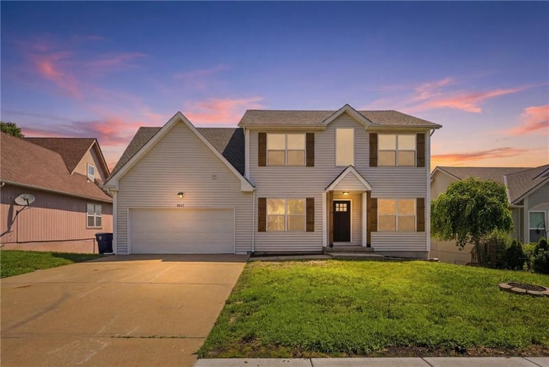 8547 Robinhood Ave, Kansas City, MO 64154