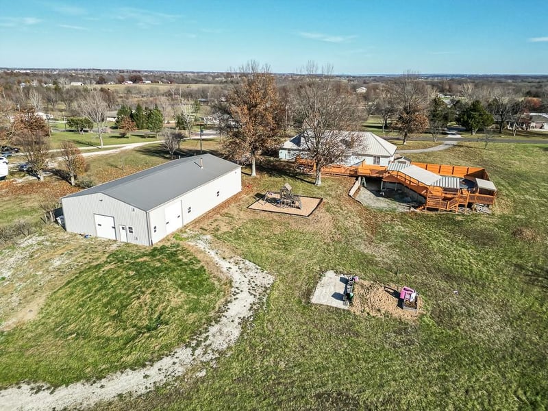 14435 166th St, Bonner Springs, KS 66012