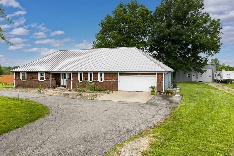 14435 166th St, Bonner Springs, KS 66012