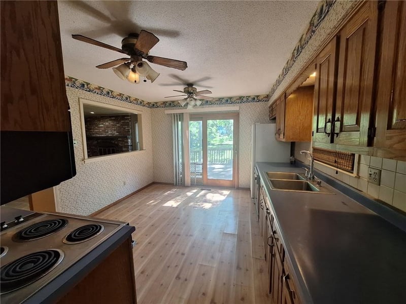 12519 41st Ter, Independence, MO 64055