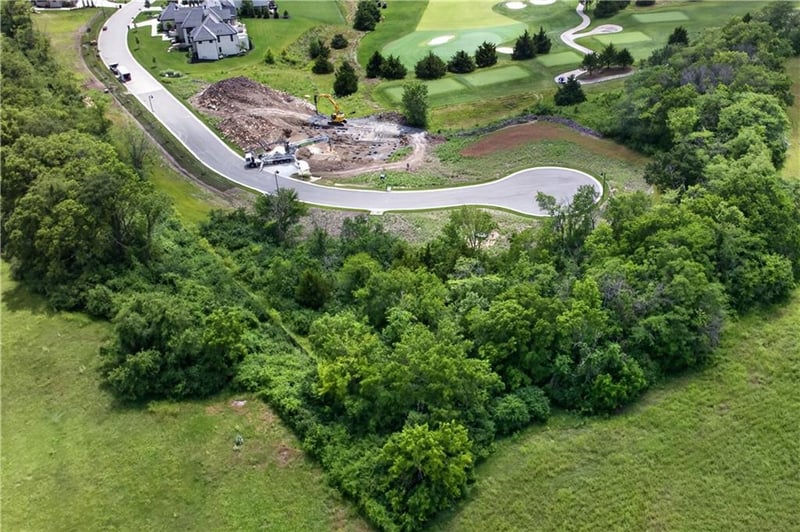 15803 Argyle Dr, Loch Lloyd, MO 64012