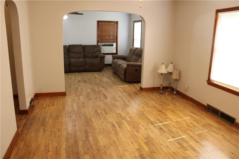 123 Atkinson Ave, Pittsburg, KS 66762