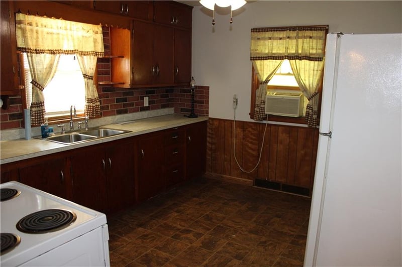 123 Atkinson Ave, Pittsburg, KS 66762