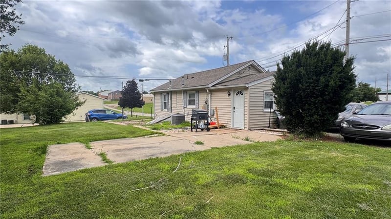 708 Missouri St, Highland, KS 66035