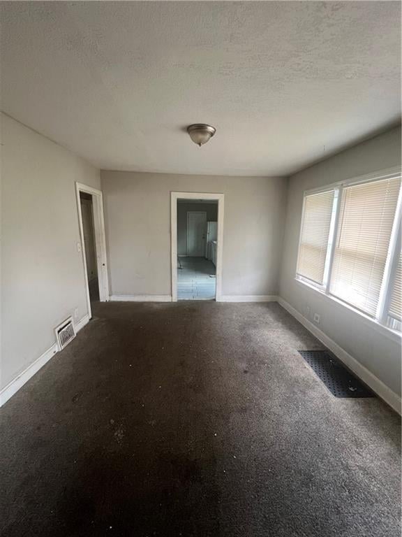 2217 67th Ter, Kansas City, MO 64132