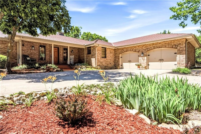 33180 W 95th St, De Soto, KS 66018