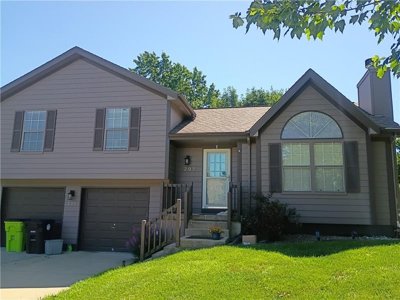 205 Apple Valley Pw, Belton, MO 64012