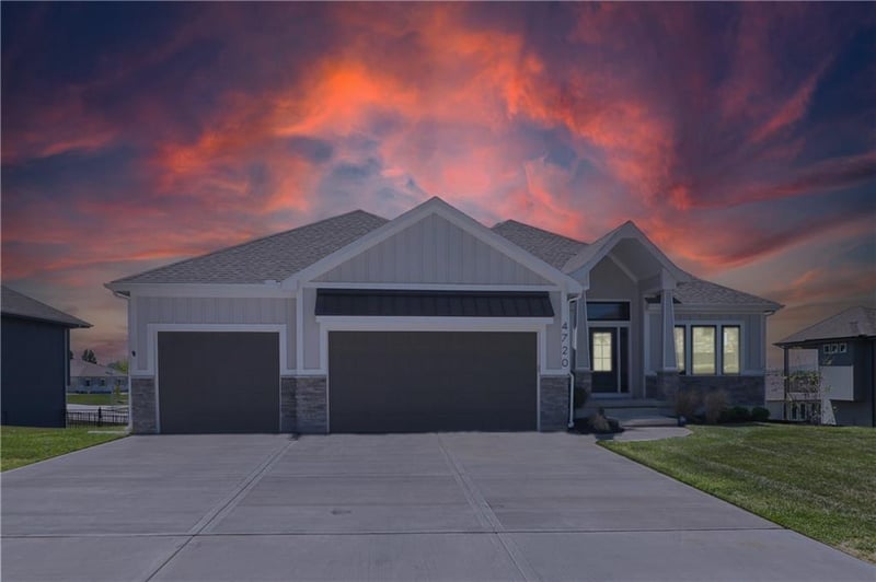 4720 Freehold Dr, Lee's Summit, MO 64064