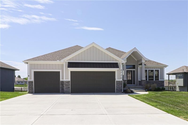 4720 Freehold Dr, Lee's Summit, MO 64064