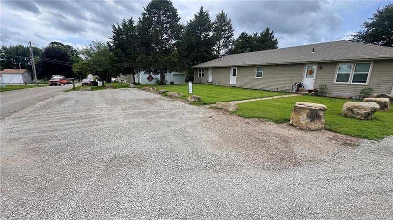 505 Elmira St, Highland, KS 66035
