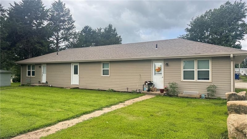 505 Elmira St, Highland, KS 66035