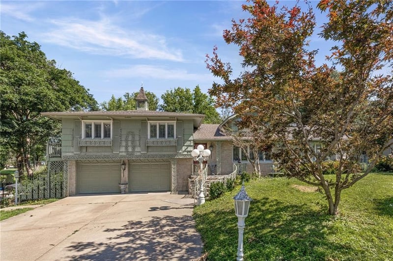8712 Waverly Ave, Kansas City, KS 66109