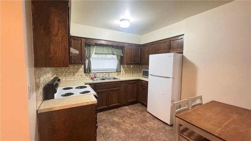 506 Prairie St, Highland, KS 66035