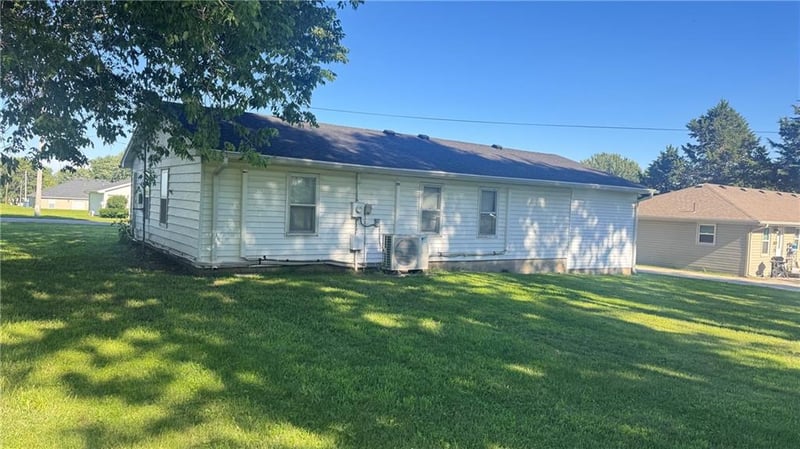 507 Elmira St, Highland, KS 66035