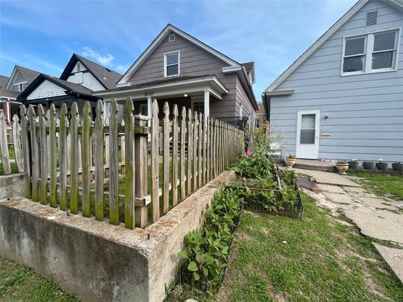 1037 Sandusky Ave, Kansas City, KS 66102
