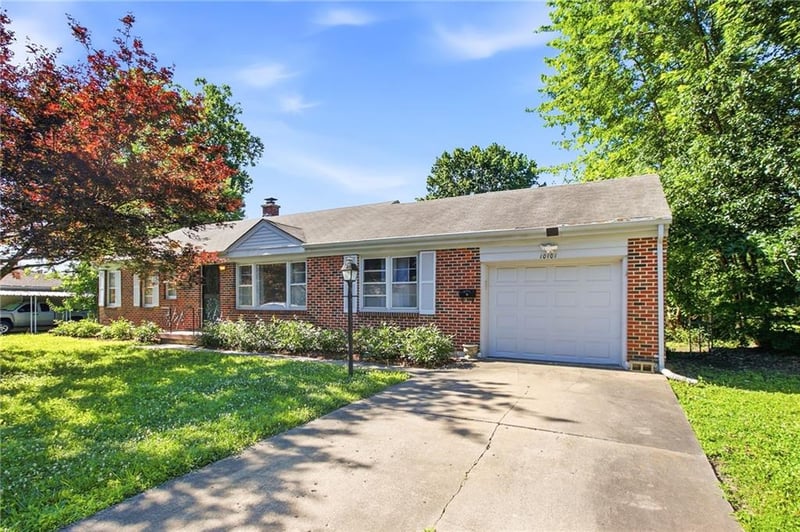 10101 69th St, Raytown, MO 64133
