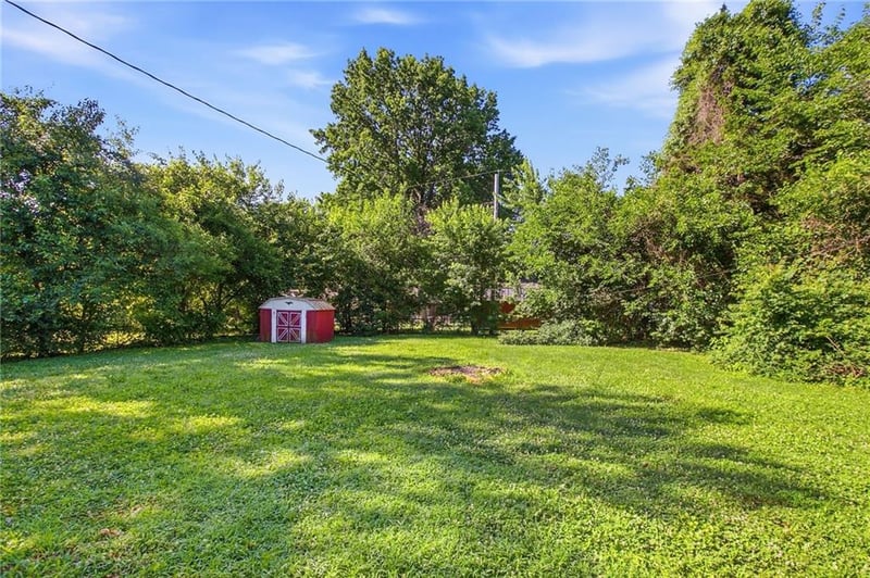 10101 69th St, Raytown, MO 64133