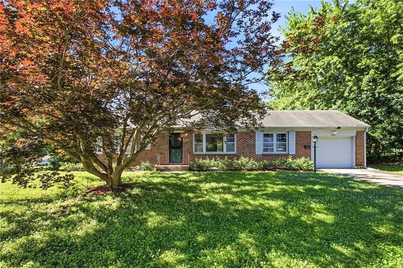10101 69th St, Raytown, MO 64133