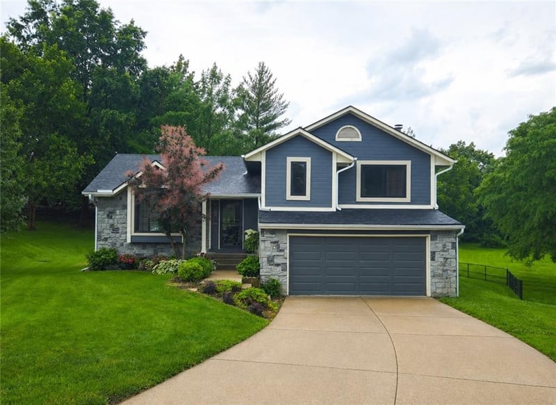 4208 Jonathan Ct, Blue Springs, MO 64015