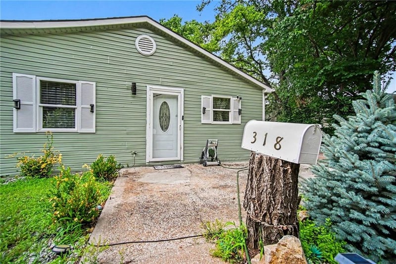 318 Lynn St, Independence, MO 64050