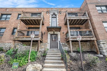 1104 W 46th St #2, Kansas City, MO 64111