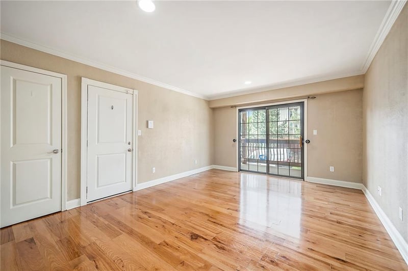 1104 46th St #2, Kansas City, MO 64111