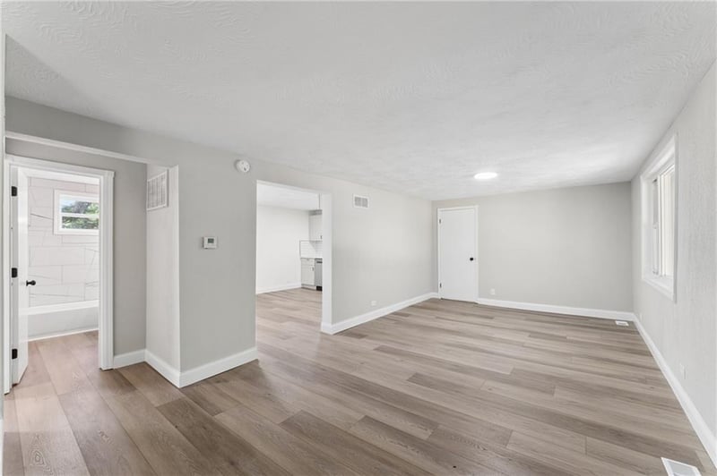 11225 E 14th St, Independence, MO 64052