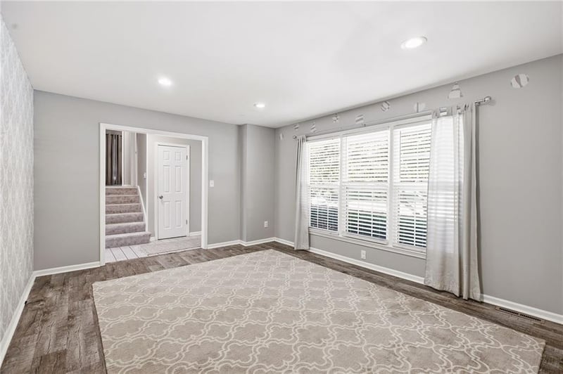 1109 Queens Pl, Kansas City, MO 64131