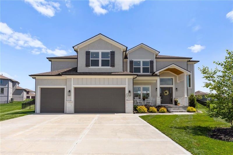 2310 Serena Pl, Lee's Summit, MO 64082