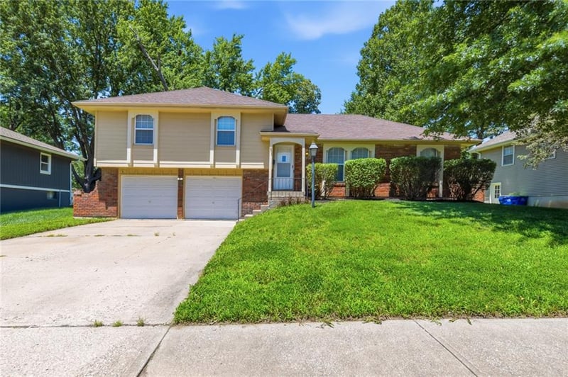 7408 127th Pl, Grandview, MO 64030