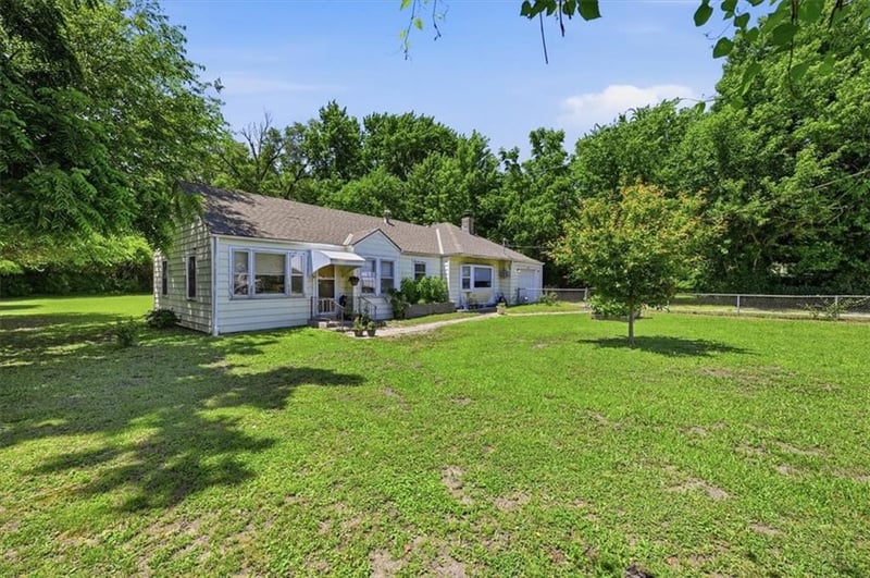 544 68 St, Kansas City, KS 66111