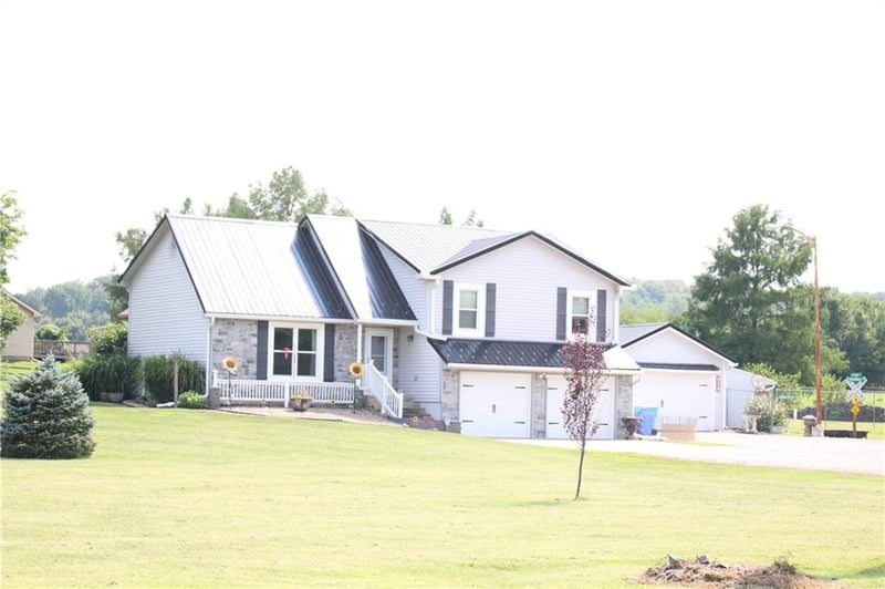 22215 Parallel Rd, Tonganoxie, KS 66086