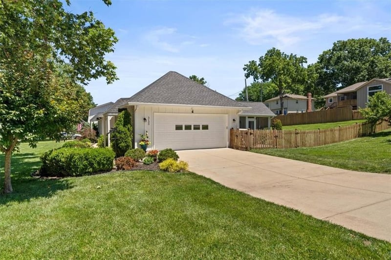 5133 Ballentine St, Shawnee, KS 66203