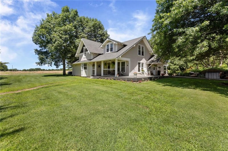 13020 327th St, Paola, KS 66071