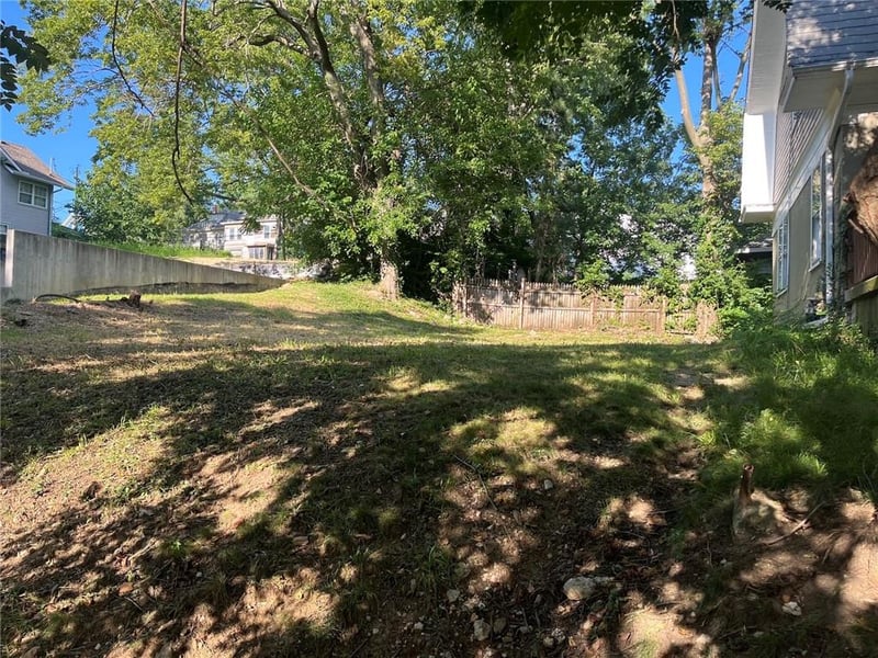 4235 Charlotte St, Kansas City, MO 64110