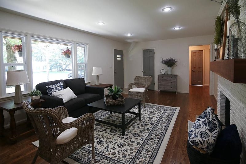 5501 70th Ter, Prairie Village, KS 66208