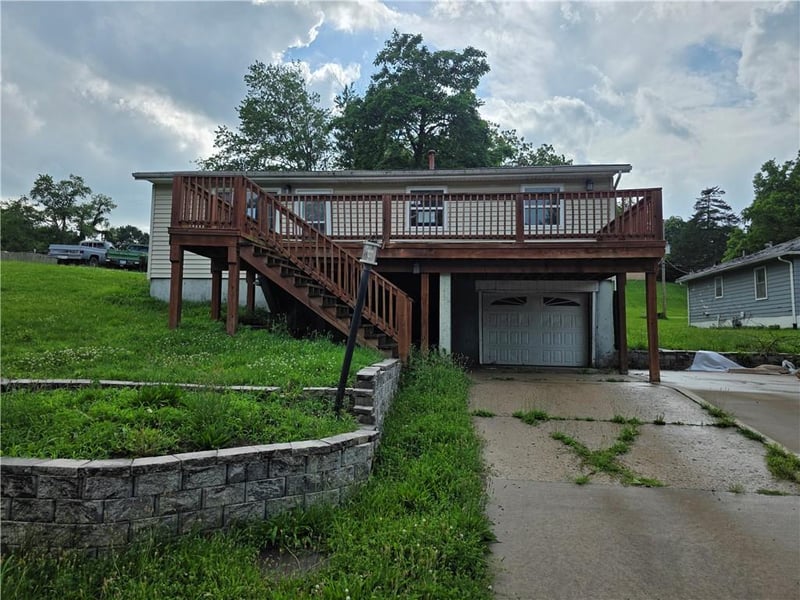 1421 6th St, Atchison, KS 66002