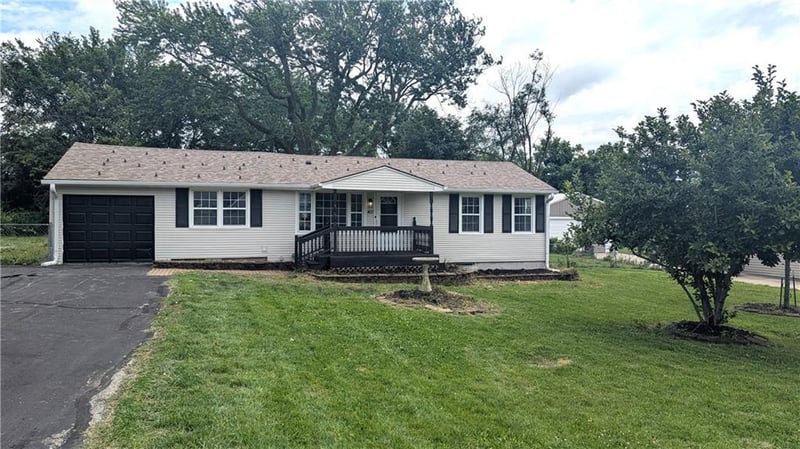 411 Cogan Ln, Independence, MO 64050
