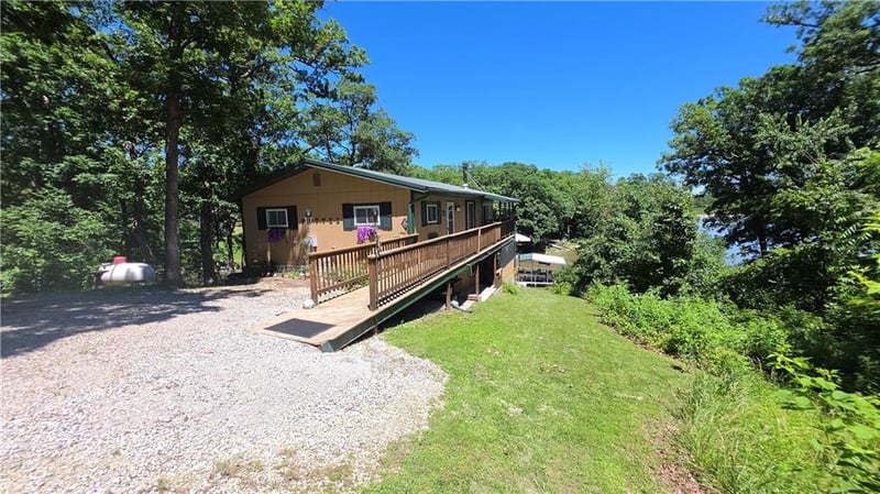 72504 Leisure Lake Dr, Trenton, MO 64683