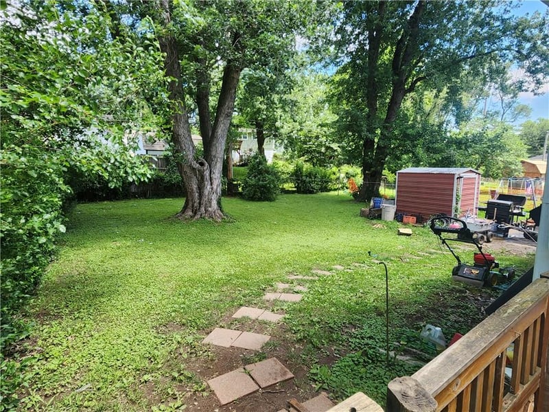313 Geronimo Dr, Independence, MO 64056