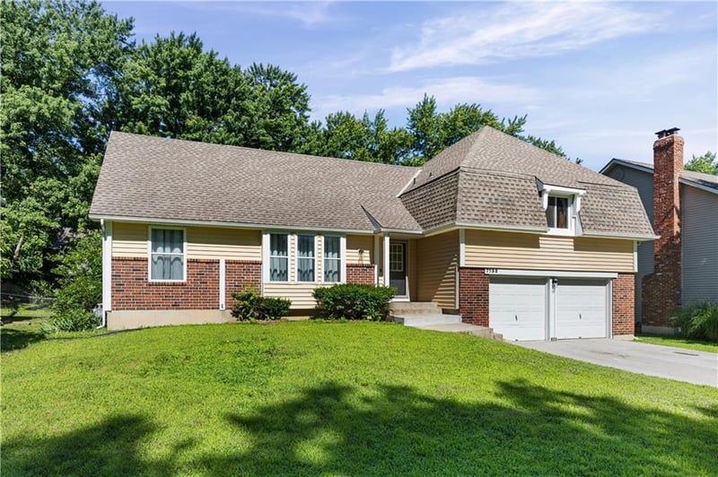 7732 Westgate Dr, Lenexa, KS 66216