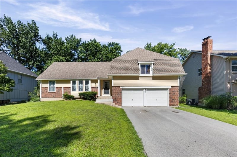 7732 Westgate Dr, Lenexa, KS 66216